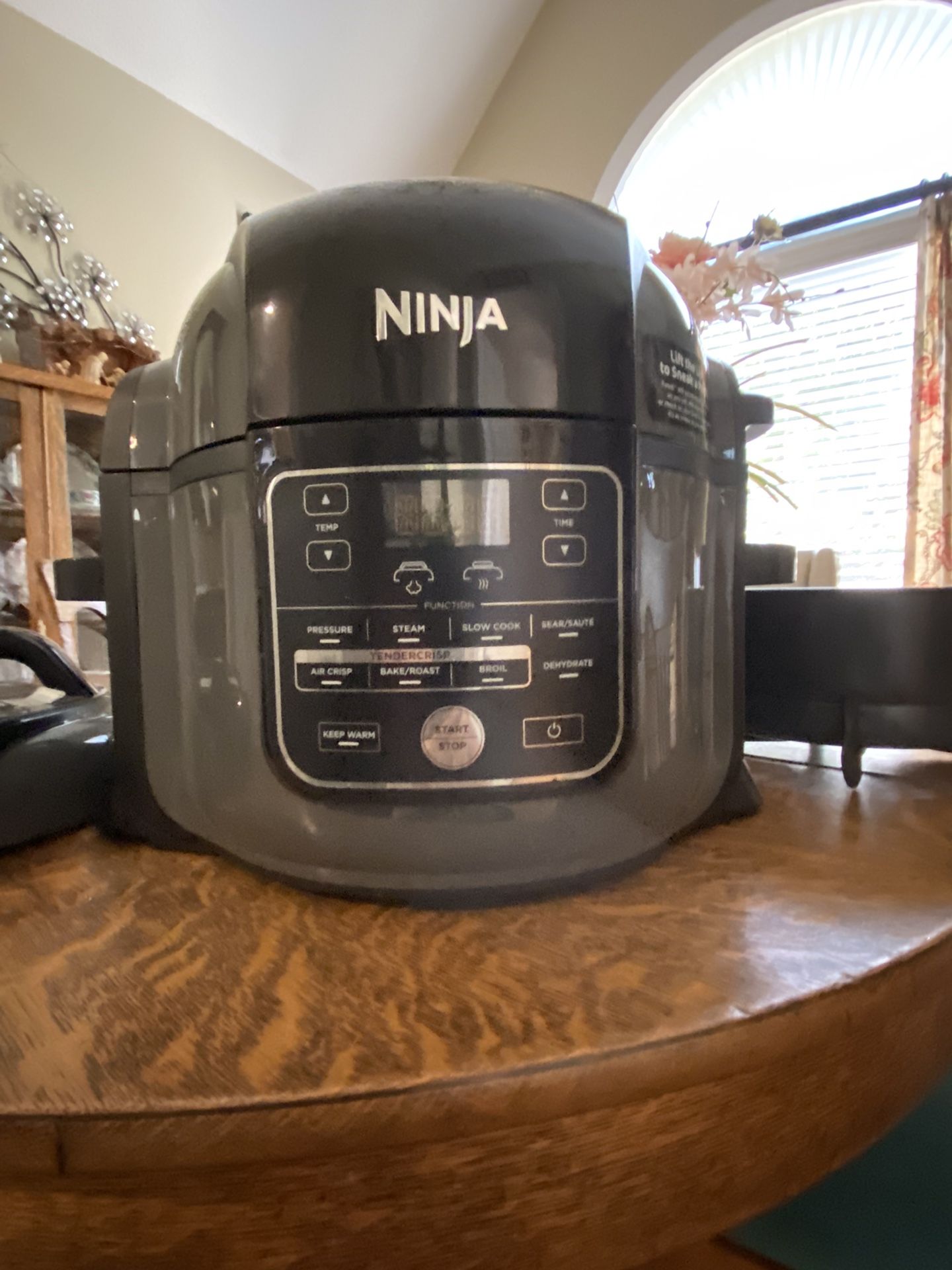NEW Never Used Ninja 6.5 Quart Foodi Air Fryer And Instant Pot
