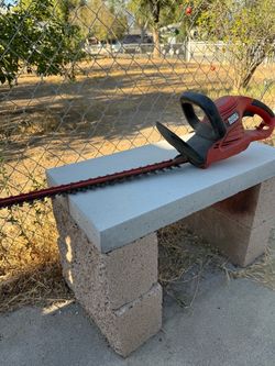 Black and decker 22inch hedge trimmer