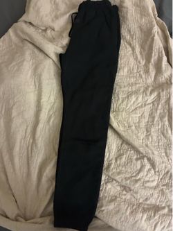 Black essential sweat pants