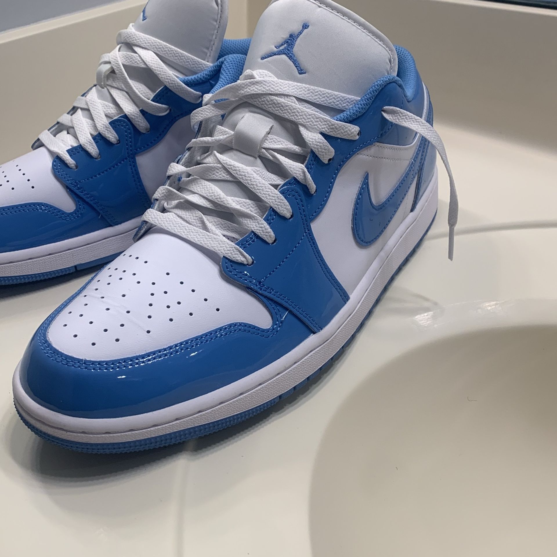Men’s Air Jordan 1 low SE. “size 13”