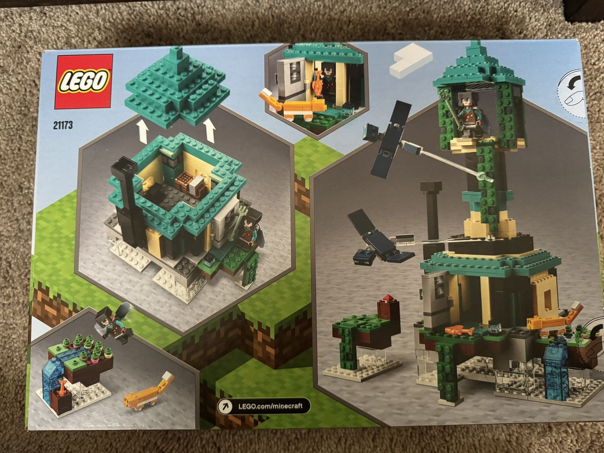 NEW Minecraft LEGO 21173 Sky Tower Retired