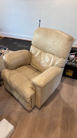 Recliner chair - FREE TODAY