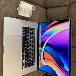 2019/2020 MacBook Pro 16”, i7 2.6ghz 6 Cores, 32gb ram,512gb.4GB graphic,95 Battery Cycles, Fast