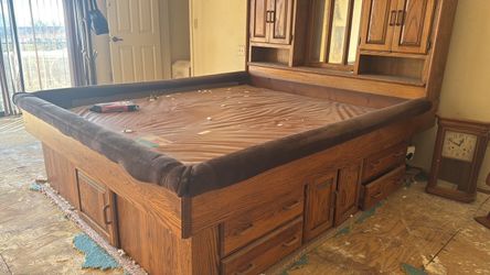 Free king water bed