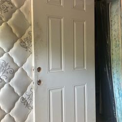 Puerta De Metal  36”