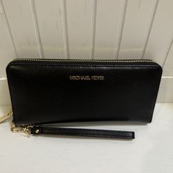 Brand New Michael Kors Wallet