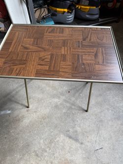Vintage 70-x Faux Wood Top Metal Legs Folding Table