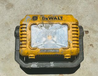 Dewalt 12v/20v light