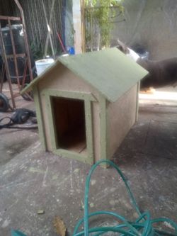 Medium Dog House