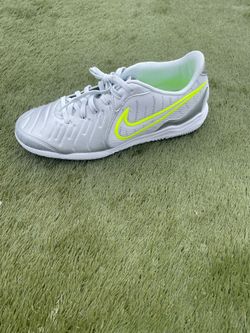 Nike legend 10 academy IC size 9.5