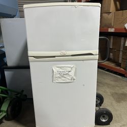 Whirlpool Gold Refrigerator (21.6 cu ft) – Clean & Working Great
