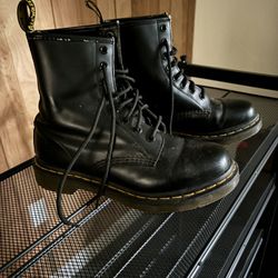 Dr.  Martens 1460 Boots