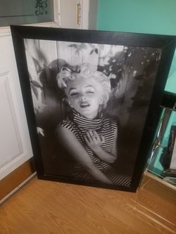 Marilyn Monroe Picture...3ftx2ft Large Size..Good Condition!