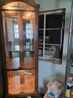 Corner cabinet