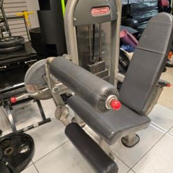 Star Trac dual leg extension / leg curl gym equipment exercise fitness weight machine workout