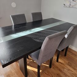 Dining Room Set w/ 4 Chairs