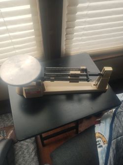 Triple beam scale