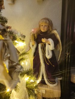 24" Delux Animated Holiday Angel 
