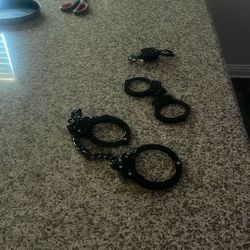 Handcuff