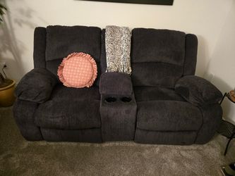 Reclining loveseat