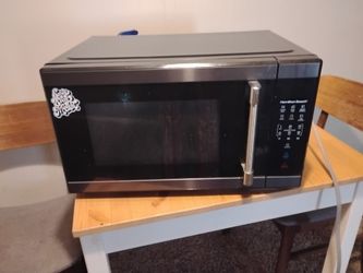 Hamilton Beach thousand watt microwave.