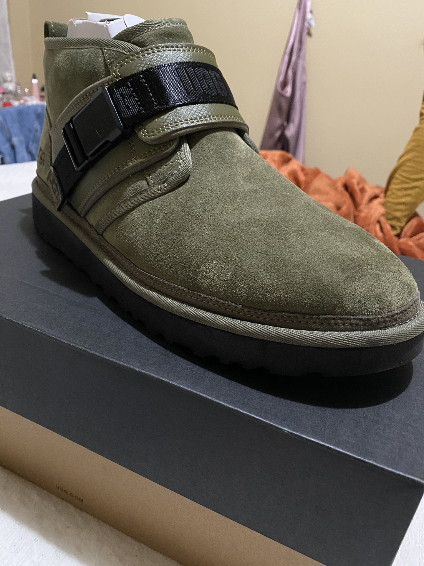 UGG Men's Neumel Snapback Chukka Boot 