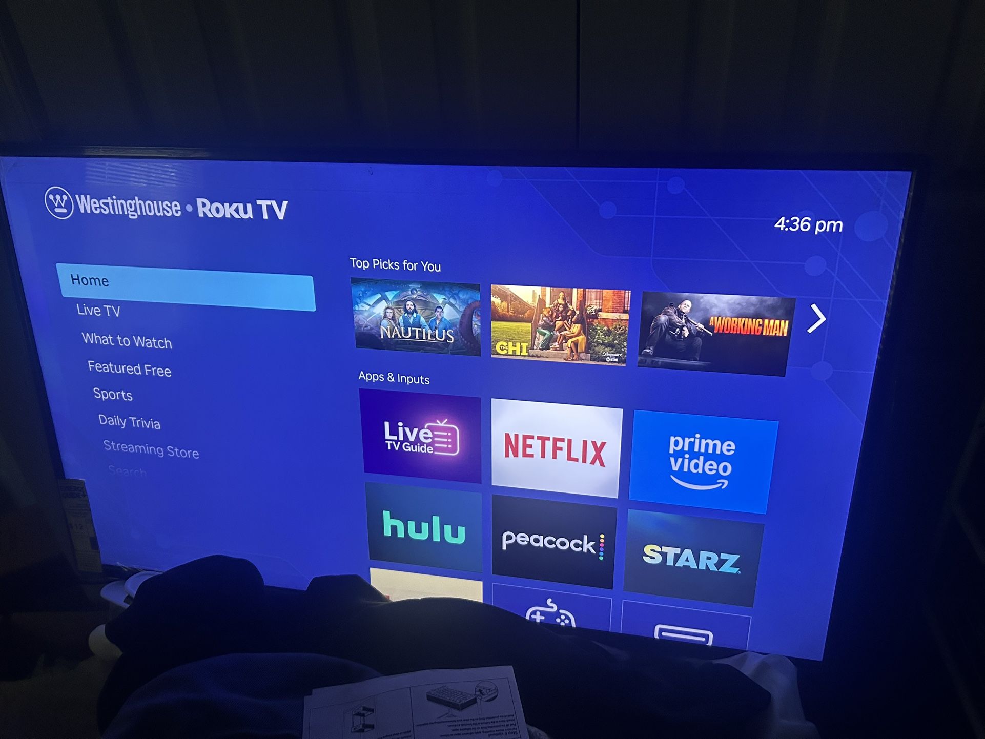 Westinghouse Roku Smart TV 43” 