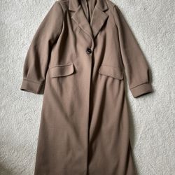 Woman’s Long Trench Coat Small 