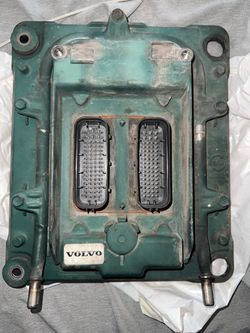 2014 Volvo semi d13 ecm for core or repair (injector #2 circuit bad only )