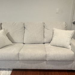 Ashley Sleeper Sofa with Pull-Out Bed – Excellent Condition