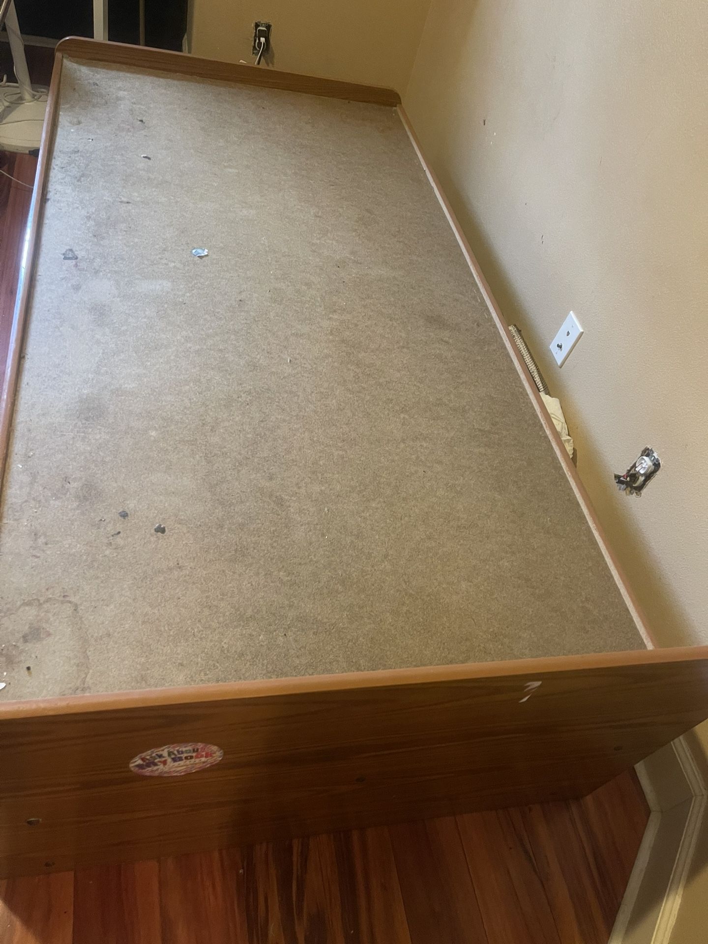 Free Twin Alan Bed With Mattress With Drawers