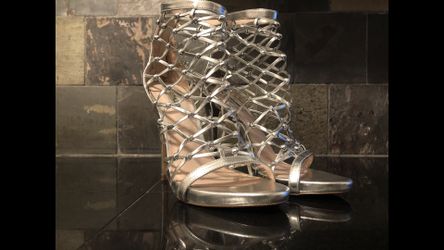 Steve Madden Metallic Silver Cage Heels Size 8