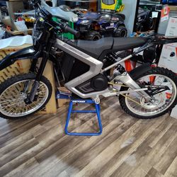 Rwarr Mantis E-moto Electric Dirt Bike Full Size Brand New Special Deal $3,999