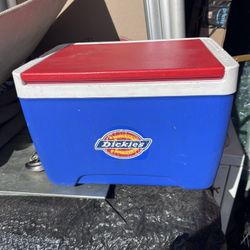 Igloo Red White N Blue Ice Chest 