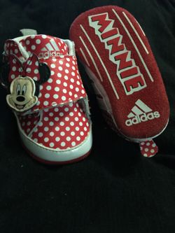 Minnie Mouse adaias size 2c
