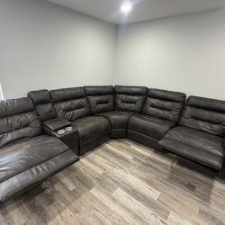 Large Reclining Leather Sectional Sofa – Seats 5–6