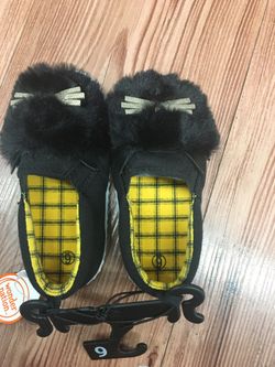 NWT girls kitten sneakers size 2 4 6