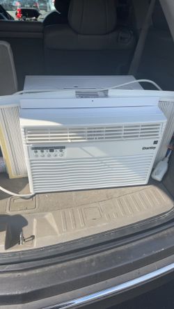 Ac unit WiFi ready 6000 Btu like new