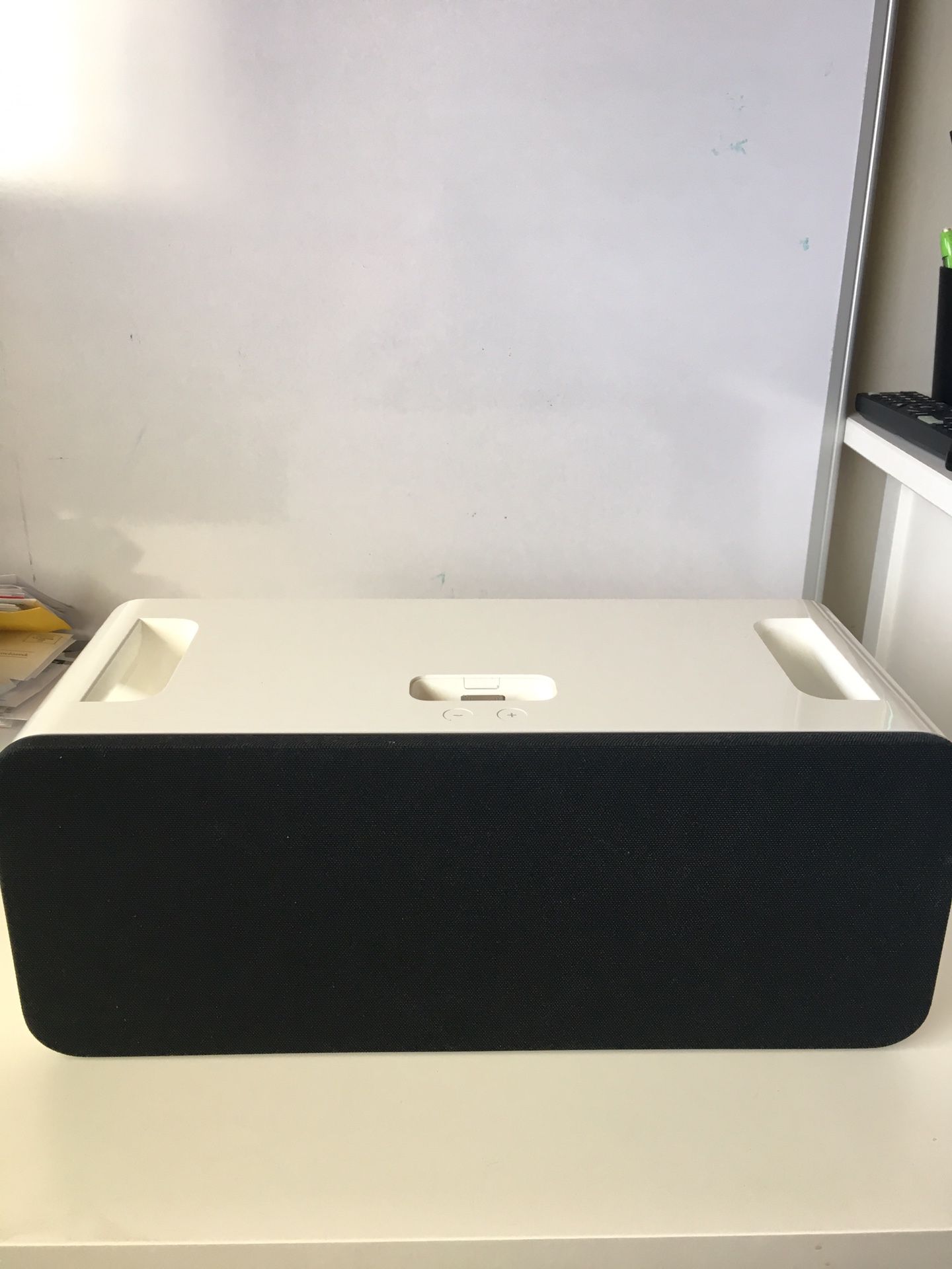 Apple hifi portable speaker dock