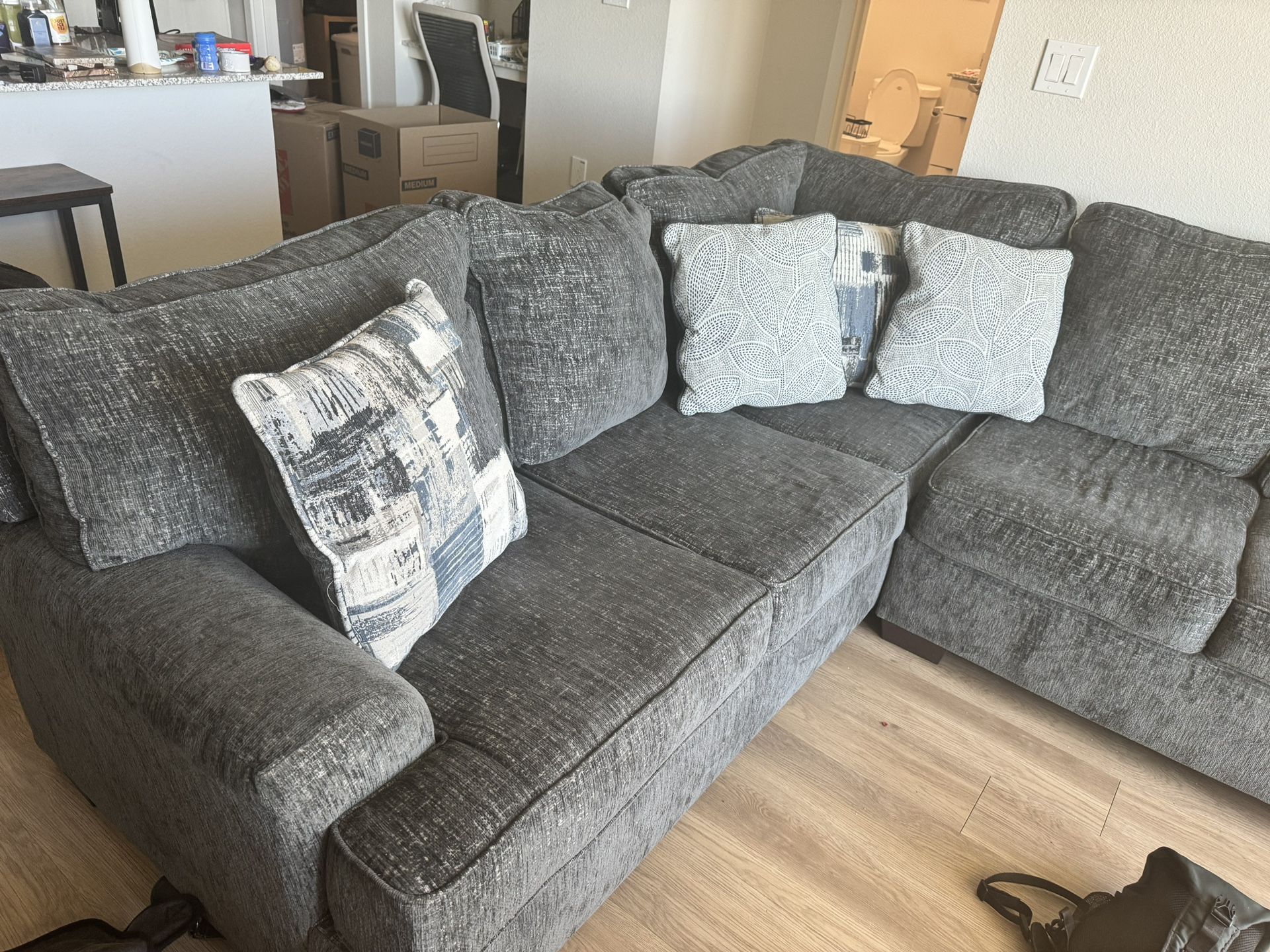 Couch Sectional With Pillows