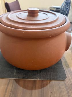 Earthen pot