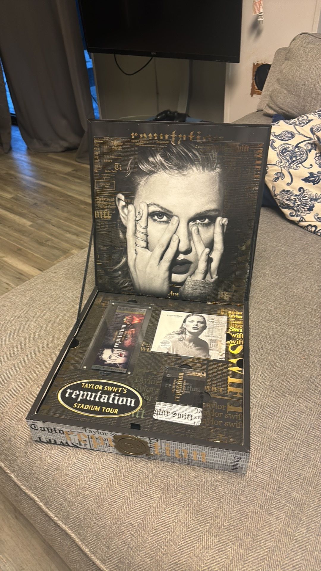 Taylor Swift VIP Reputation Tour Box 
