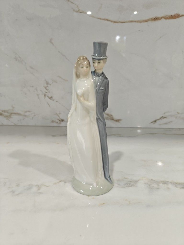 Vintage NAO by Lladro Bride and Groom