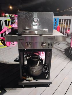 Grill Has LED Lights Take Batteries