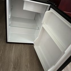mini fridge 