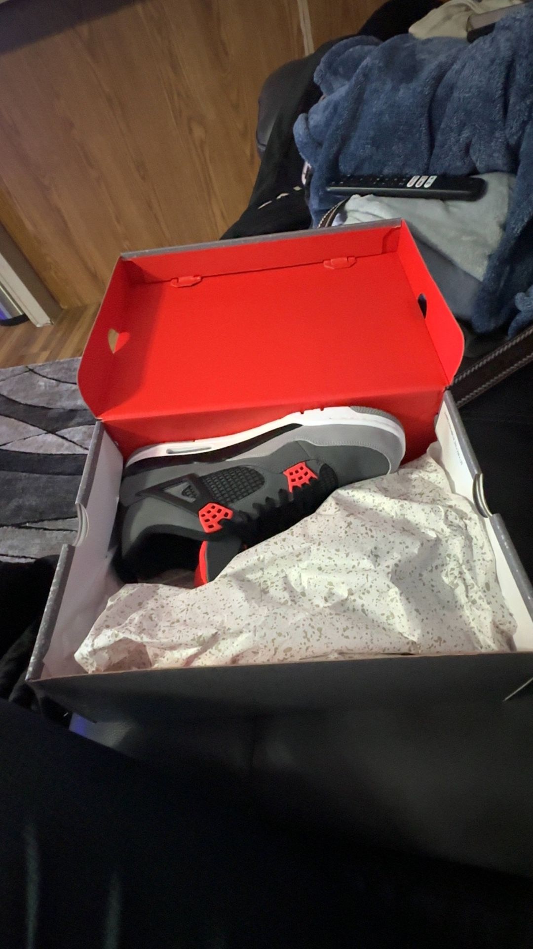 (size 11) Jordan Retro 4 