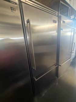 36”  VIKING BUILT IN STAINLESS STEEL REFRIGERATOR