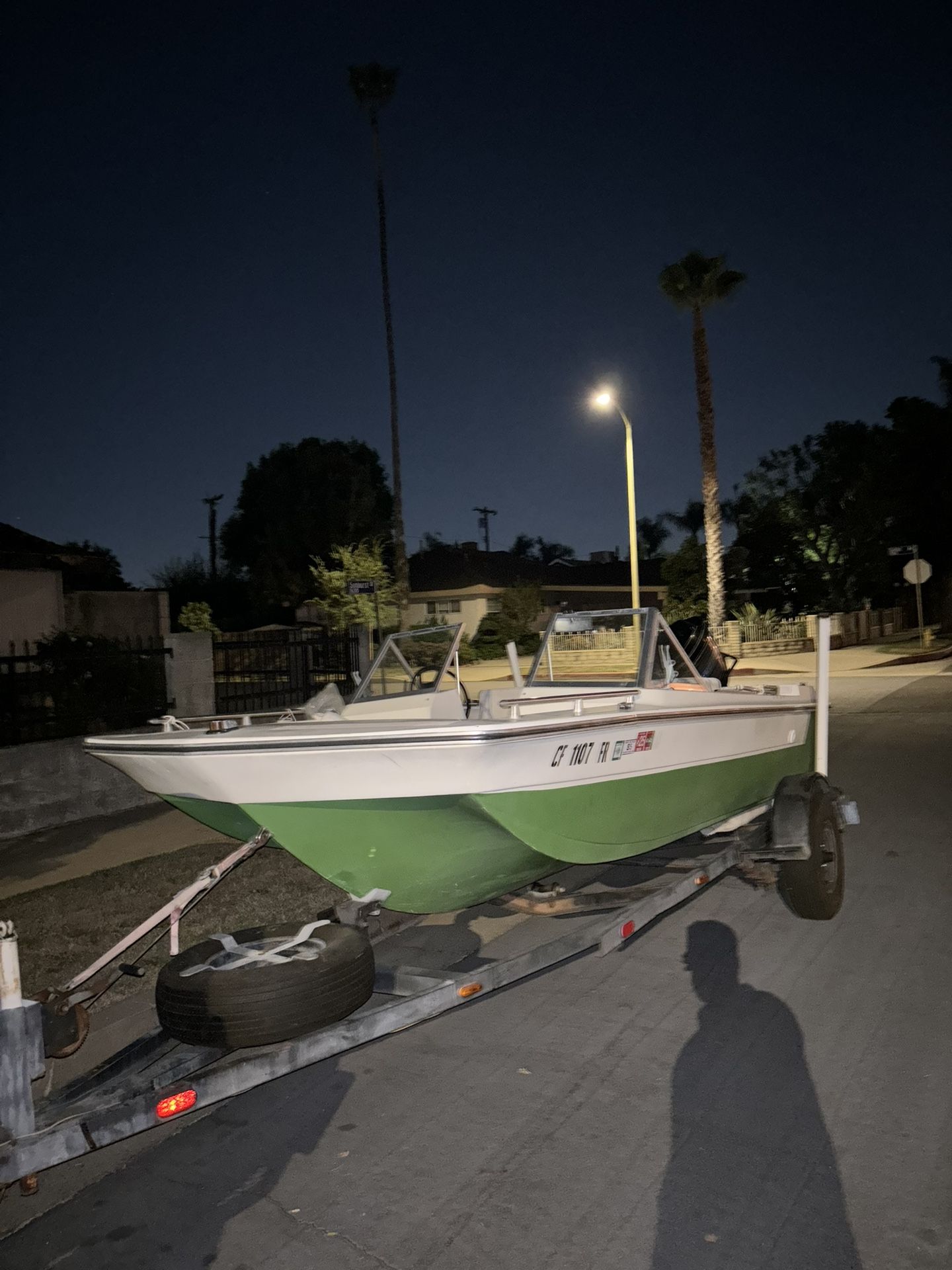 StarCraft Tri Hull Boat 90HP Mercury + Trailer