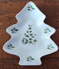 Royal Limited Holly Holiday Christmas Tree Tray Serving Dish