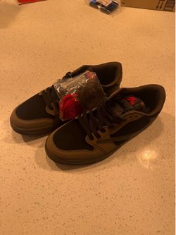 Travis Scott Jordan 1 Low Size 9.5 Mens Dark Mocha